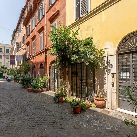 Domus Leopardo, Typical Trastevere Flat In Center * 로마