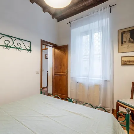 Domus Leopardo, Typical Trastevere Flat In Center アパート ローマ
