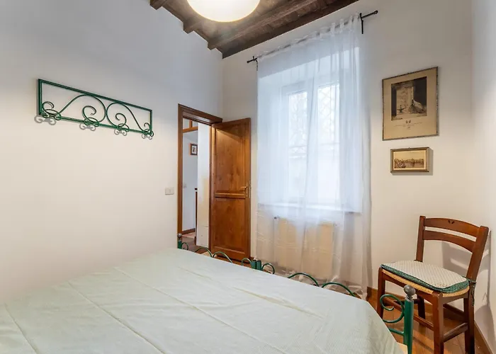 Domus Leopardo, Typical Trastevere Flat In Center Daire Roma